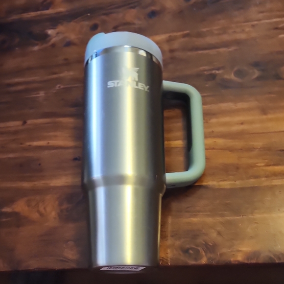 🍶Gently Used Silver/Shale Chrome Tumbler (30oz) - Picture 1 of 4
